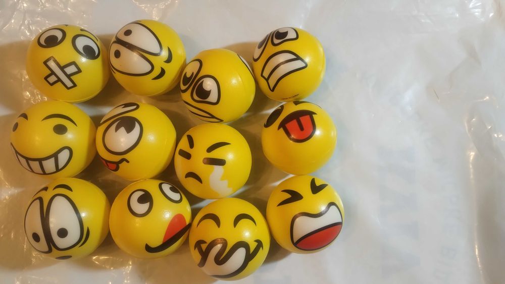 М"ячі фомові, м"які - антістрес емодзі