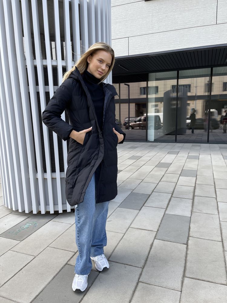 Жіночий пуховик Uniqlo чорного кольору