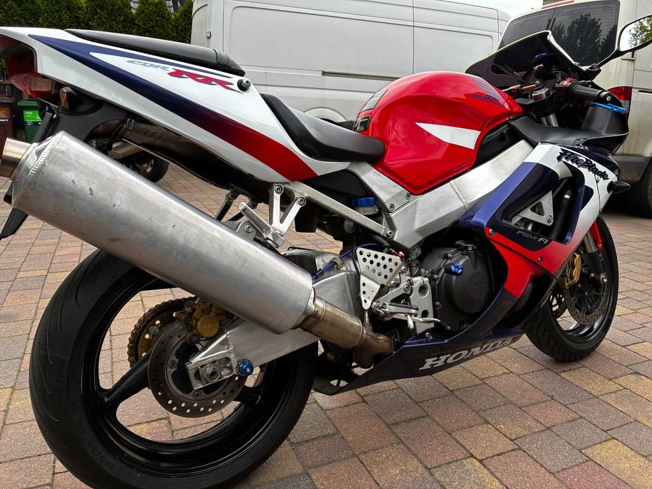 HONDA CBR929RR Fireblade