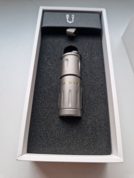 Latarka olight titanium ixv limited