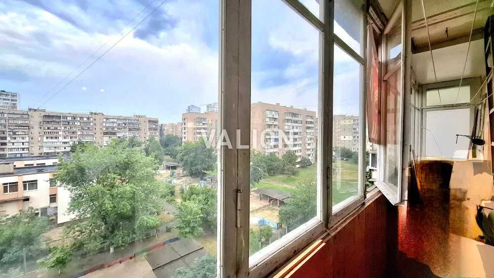 Продаж 2к квартири, просп. Бажана 5а, метро Харківська