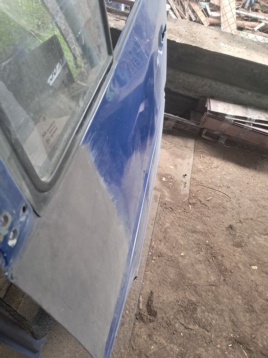 Двері передні ліві спрінтер 903