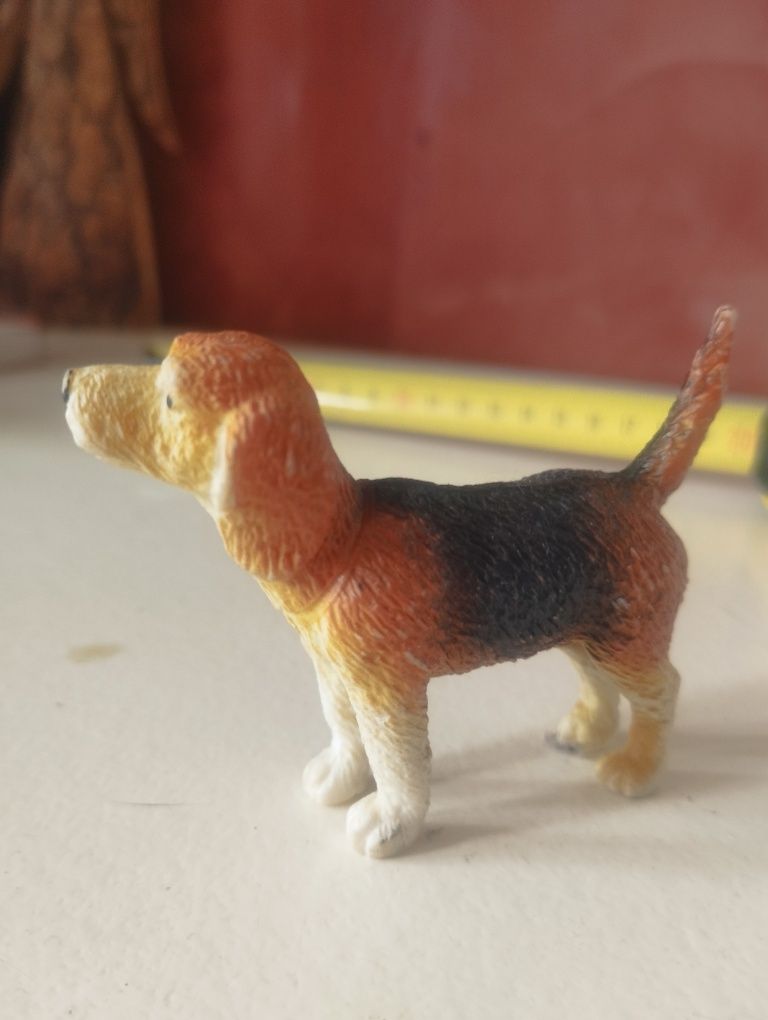 Figurka pieska Beagle