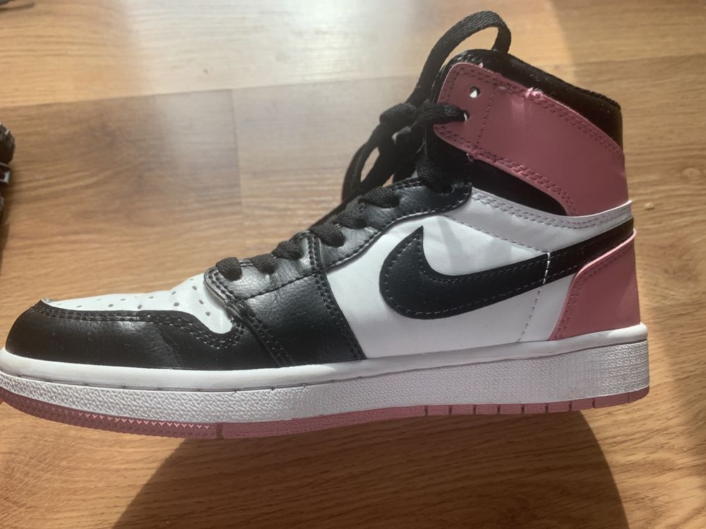 Buty Nike Air Jordan 1 Mid r. 38 Kolor: Biało-Różowo-Czarny