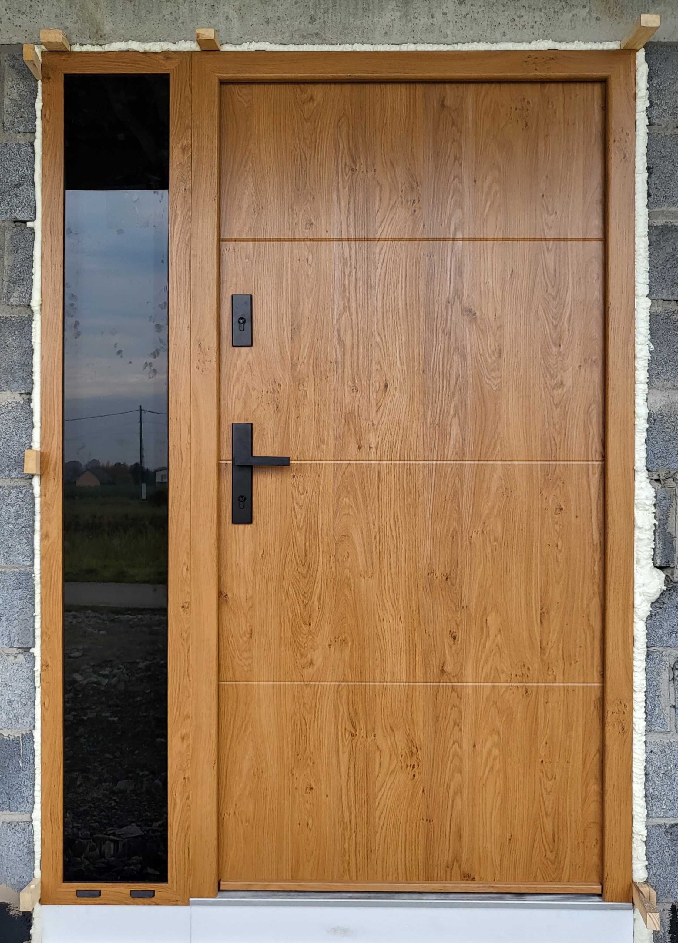 Drzwi WIKĘD OPTIUMUM TERMO wzór. 26I z naświetlem oraz montażem