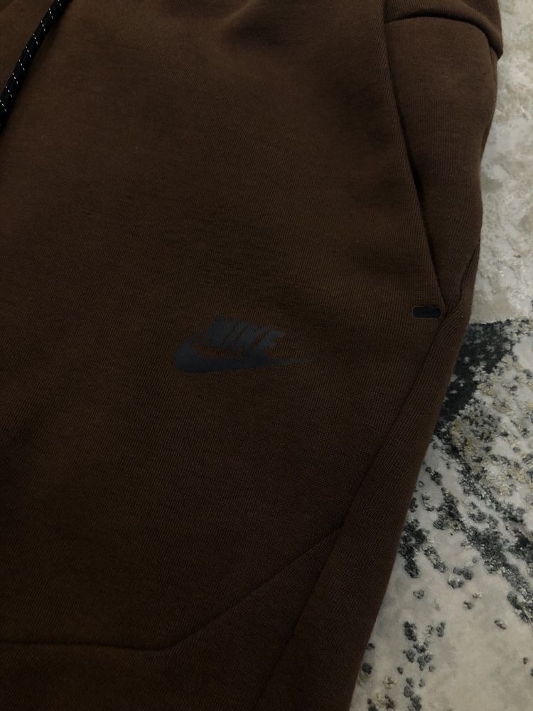 Штани Nike tech fleece