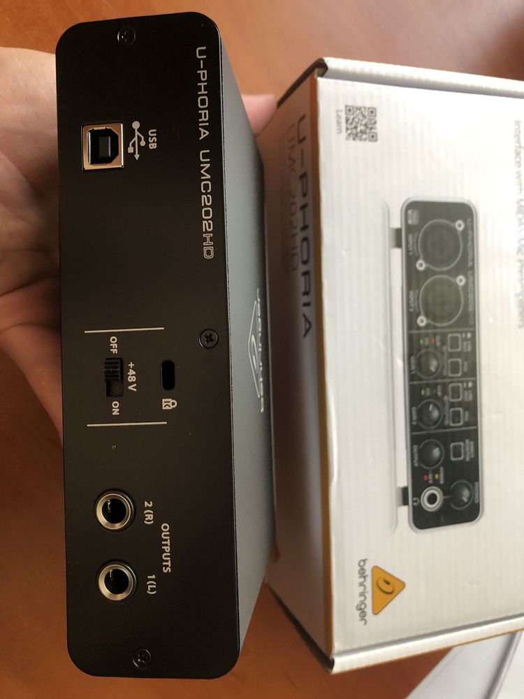 Аудіоінтерфейс Behringer UMC202HD