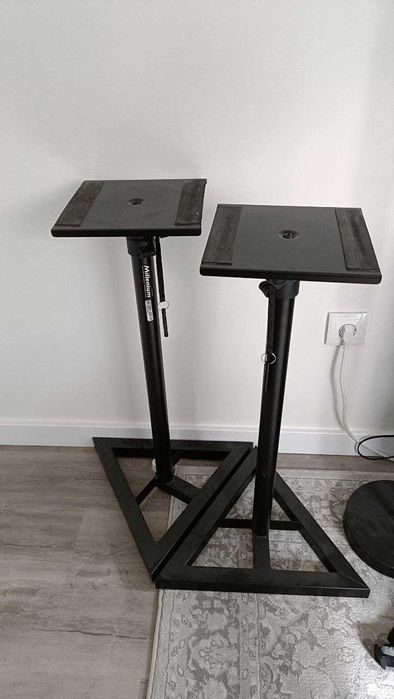 Supporte para colunas (Yamaha HS7 ou outras)