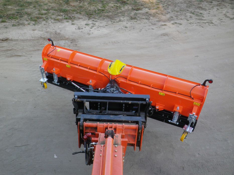 Pług śnieżny strzałkowy 280cm.Spych śniegu nowy 2.8m dostęp. od ręki