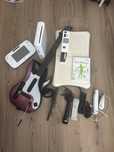 Wii + wiiu + 3 comandos + 2 comandinhos + sensor + prancha + guitarra
