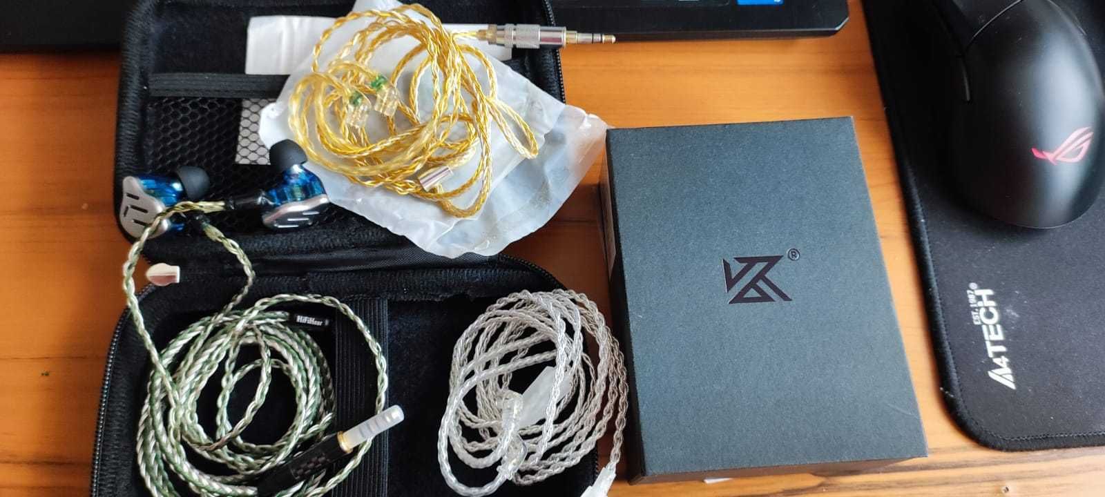 Продам внутриканальные гибридные наушники KZ ZAX + 3 кабеля + чехол
