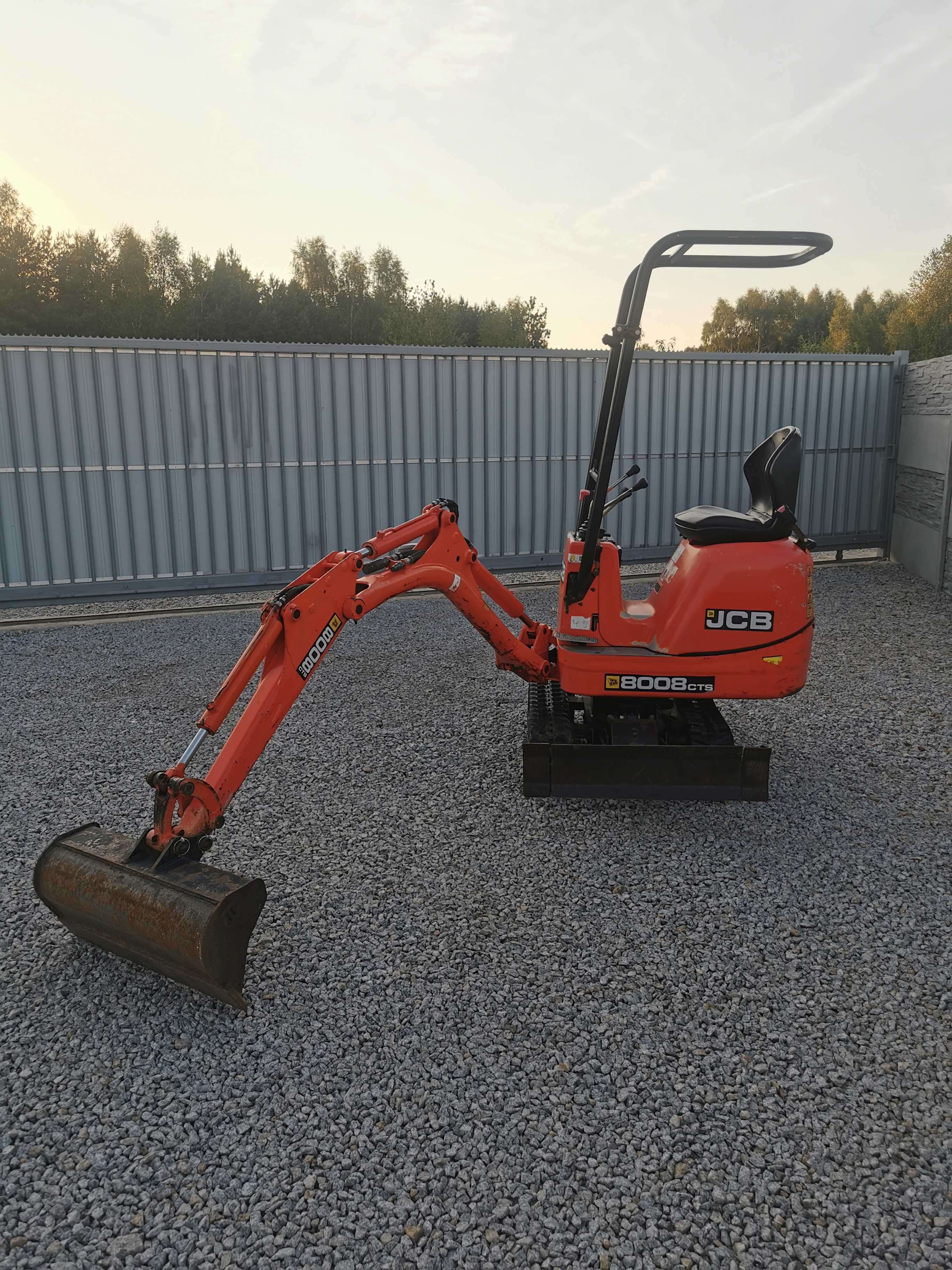 koparka minikoparka mikro koparka Jcb 8008 cts waga 950kg. rok 2014