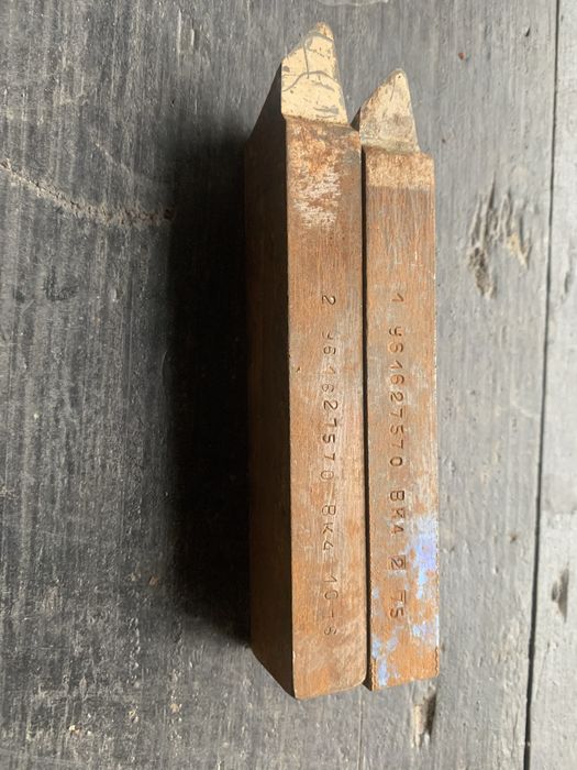 Різець токарний з пластиною з твердого сплаву ВК8, T15K6