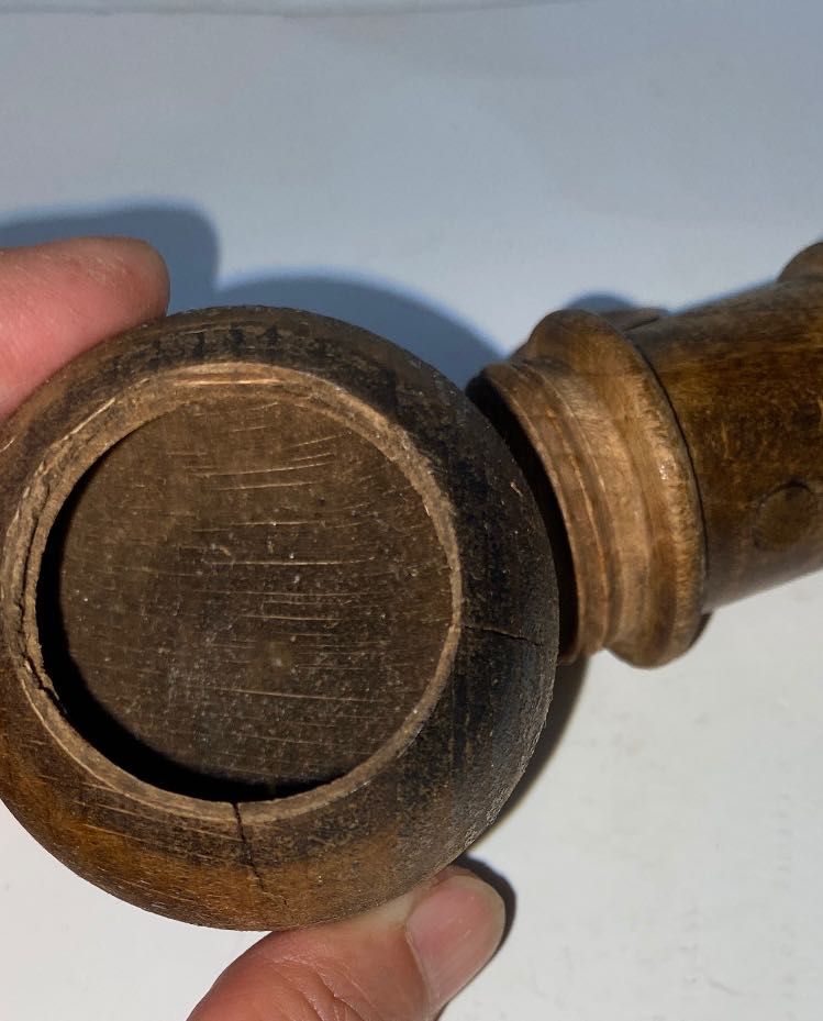 Moedor de especiarias muito antigo