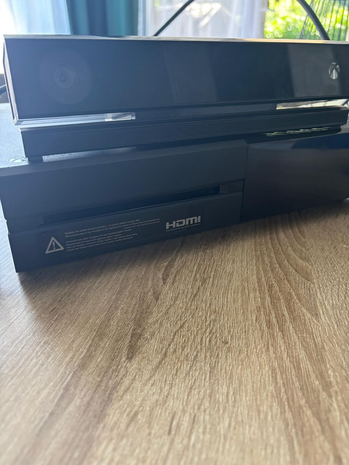 Konsola Xbox one+ Kinect