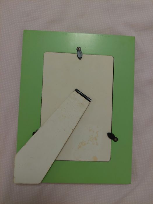 Moldura infantil em verde