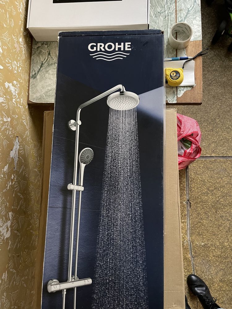 Zestaw prysznicowy natynkowy Grohe vitalio joy system 180