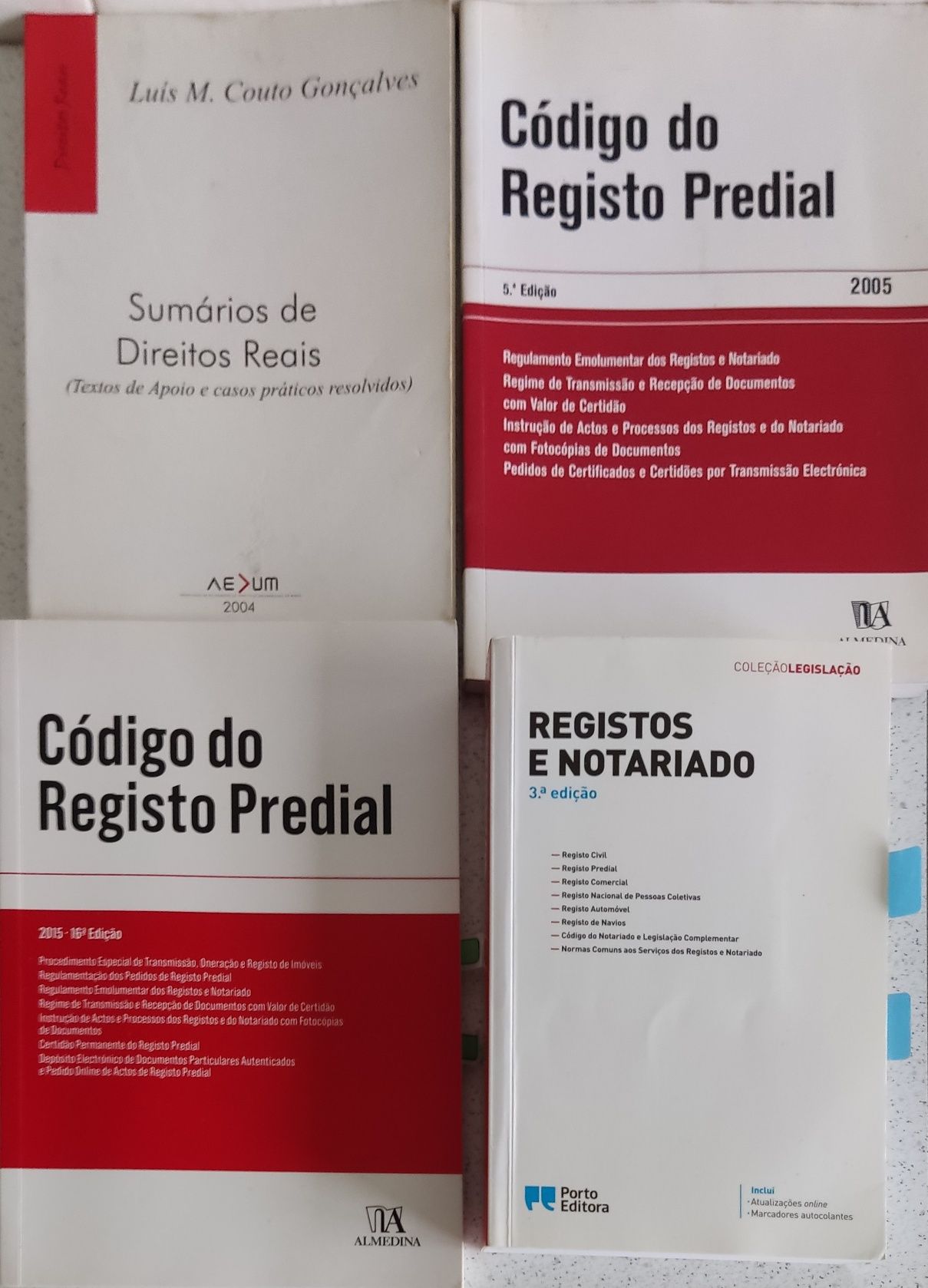 Códigos / Livros  de direito