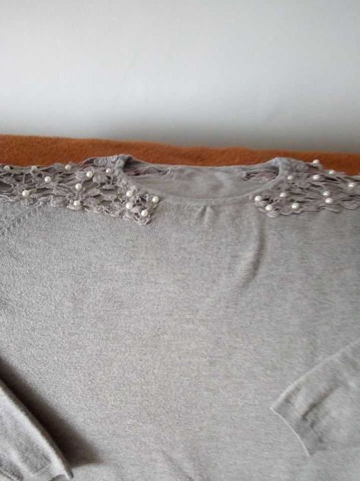 Sweter damski szary kolor M perełki