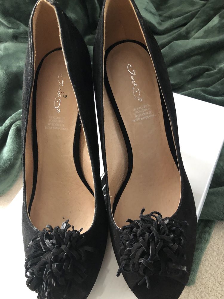 Buty damskie nowe na obcasie wizytowe
