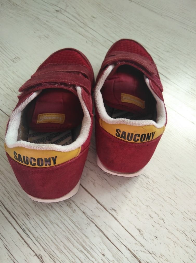 Кроссовки saucony унисекс.