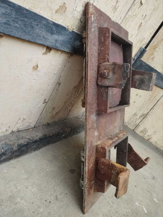 Дверцята для кахельної пічки.(з чугуна)