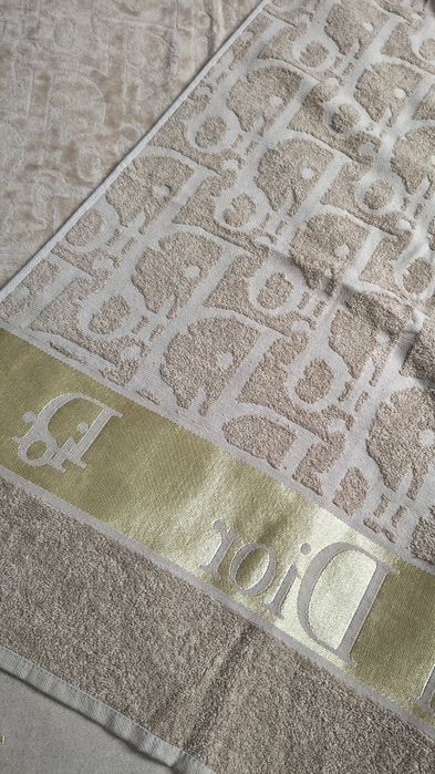 Ręczniki bawełniane beż czarny że złotą bordiurą Dior