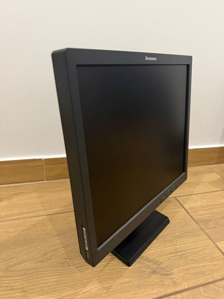 Monitor Lenovo 9227-AB6
