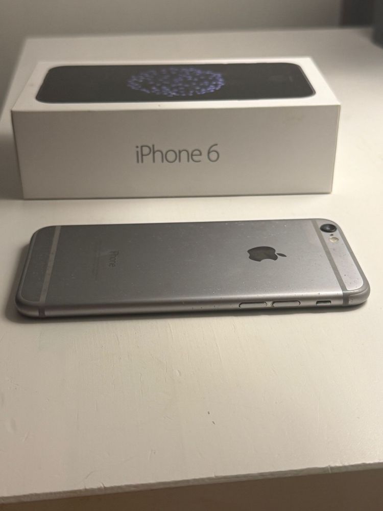 iPhone 6 - 32 gb - 86% bateria