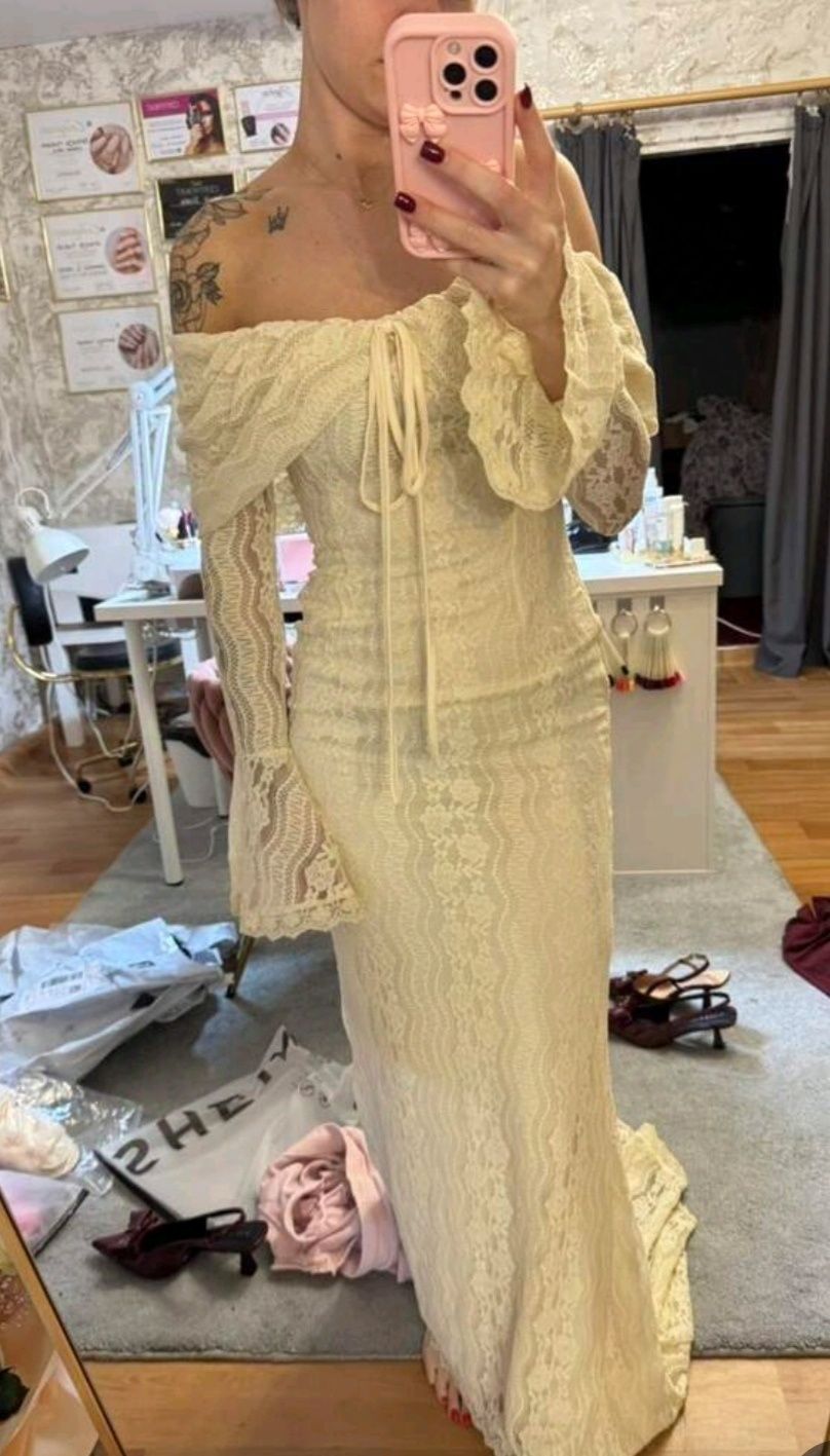Kremowa sukienka Boho maxi długa koronkowa hiszpanka odkryte ramiona