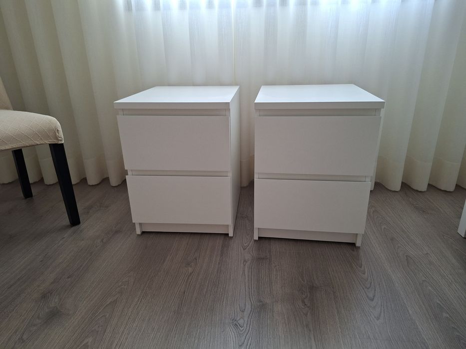 Mesas de cabeceira MALM