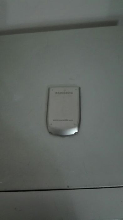 Telemóvel Samsung Z105(apenas os acessórios).