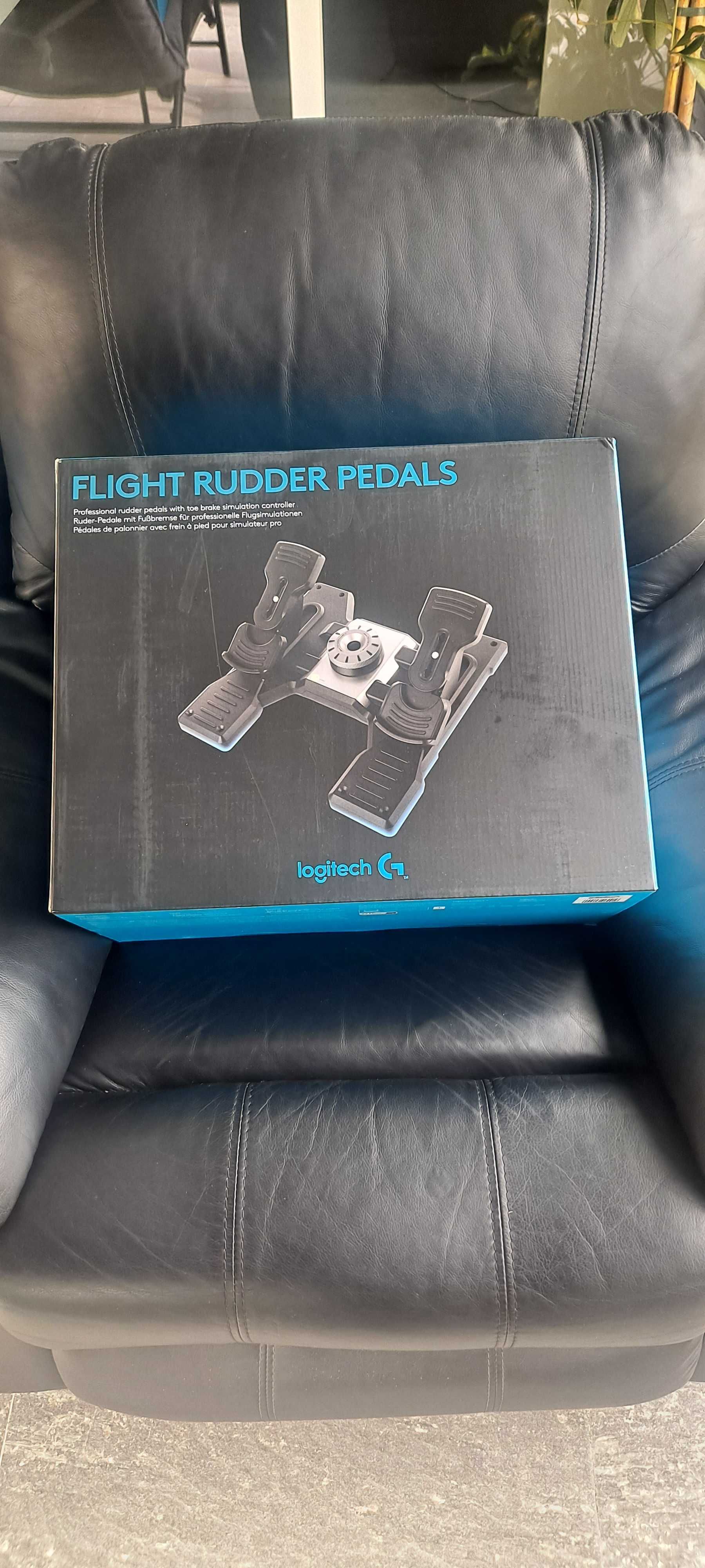 Conjunto Logitech Pro Flight Yoke System e Rudder Pedals - Como Novo