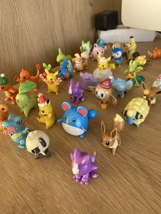 Figurki pokemon stan dobry