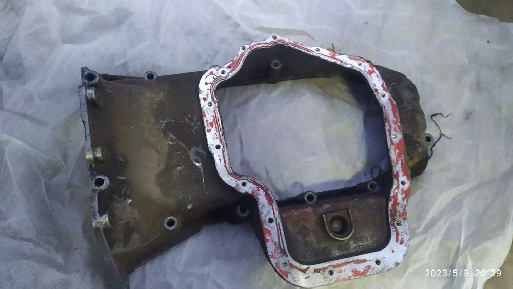 Поддон з двох частин Опель