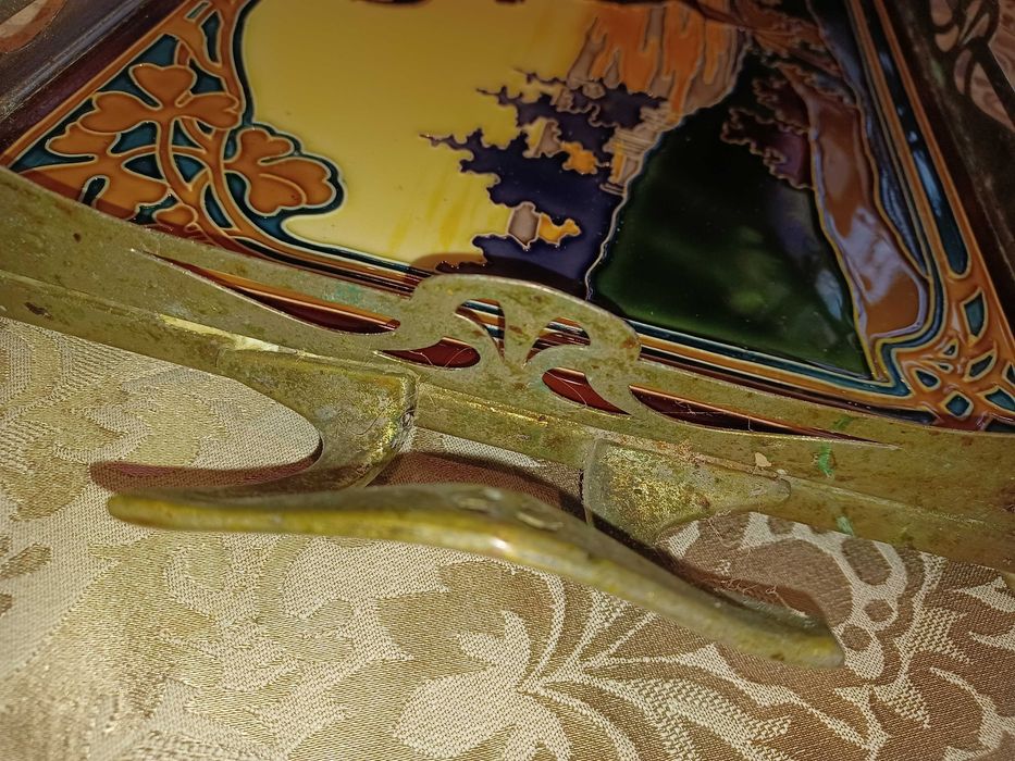 Travessa com mosaico incrustrado