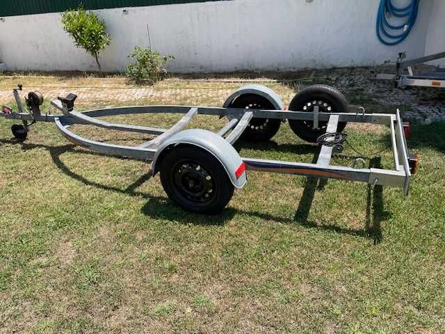 2 Atrelados Rebosov  moto e  mota de agua preço unitário fixo