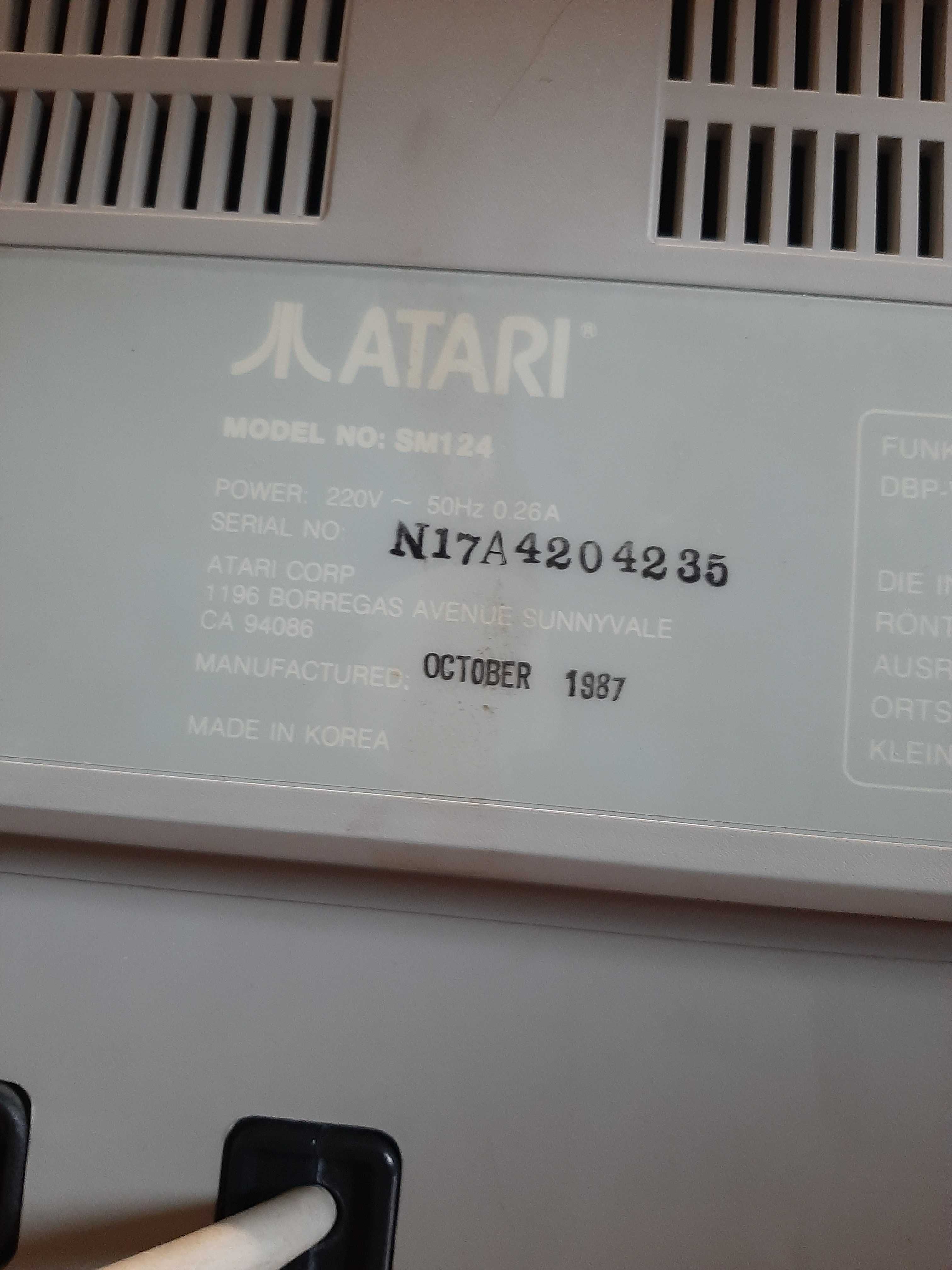 Atari 1040st + SM124 monitor