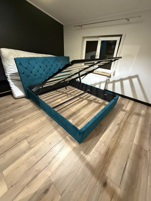 Łóżko tqpicerowane z podnoszonym stelarzem 160x200