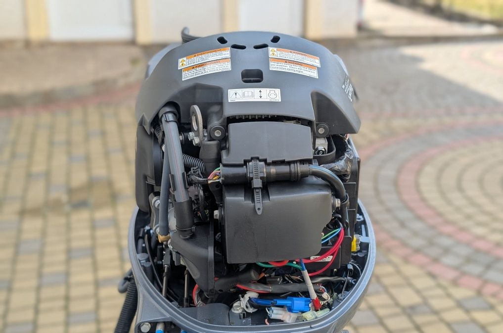 Лодочний мотор Yamaha 30 (2022 рік)

1. Система живлення:

Інжекторна