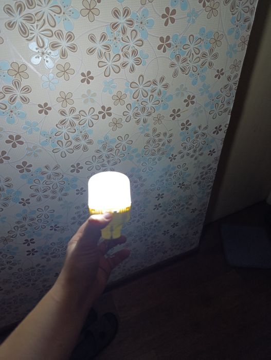 Led лампа акумуляторна