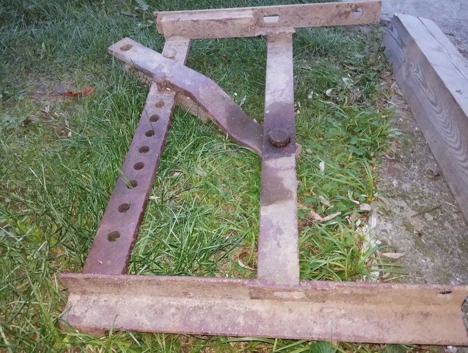 Sprzedam zaczep dolny do Zetora 25