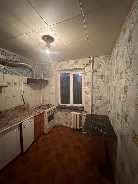 Продається 2 кімннатна квартира на Югоке .