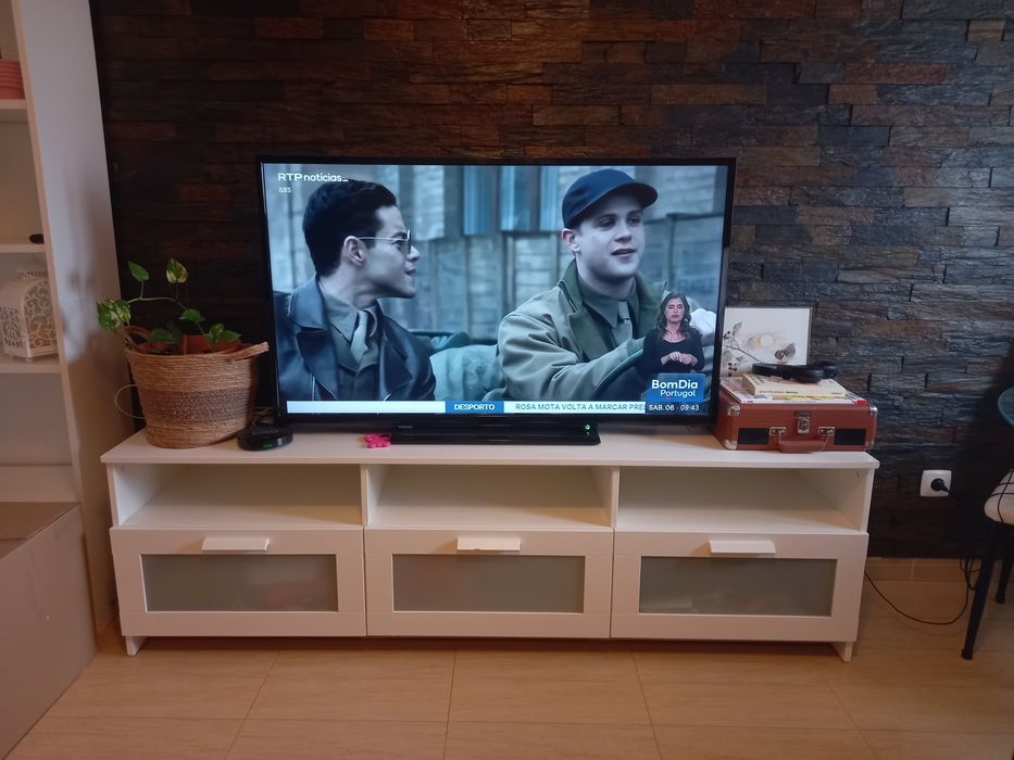 Aparador branco do IKEA