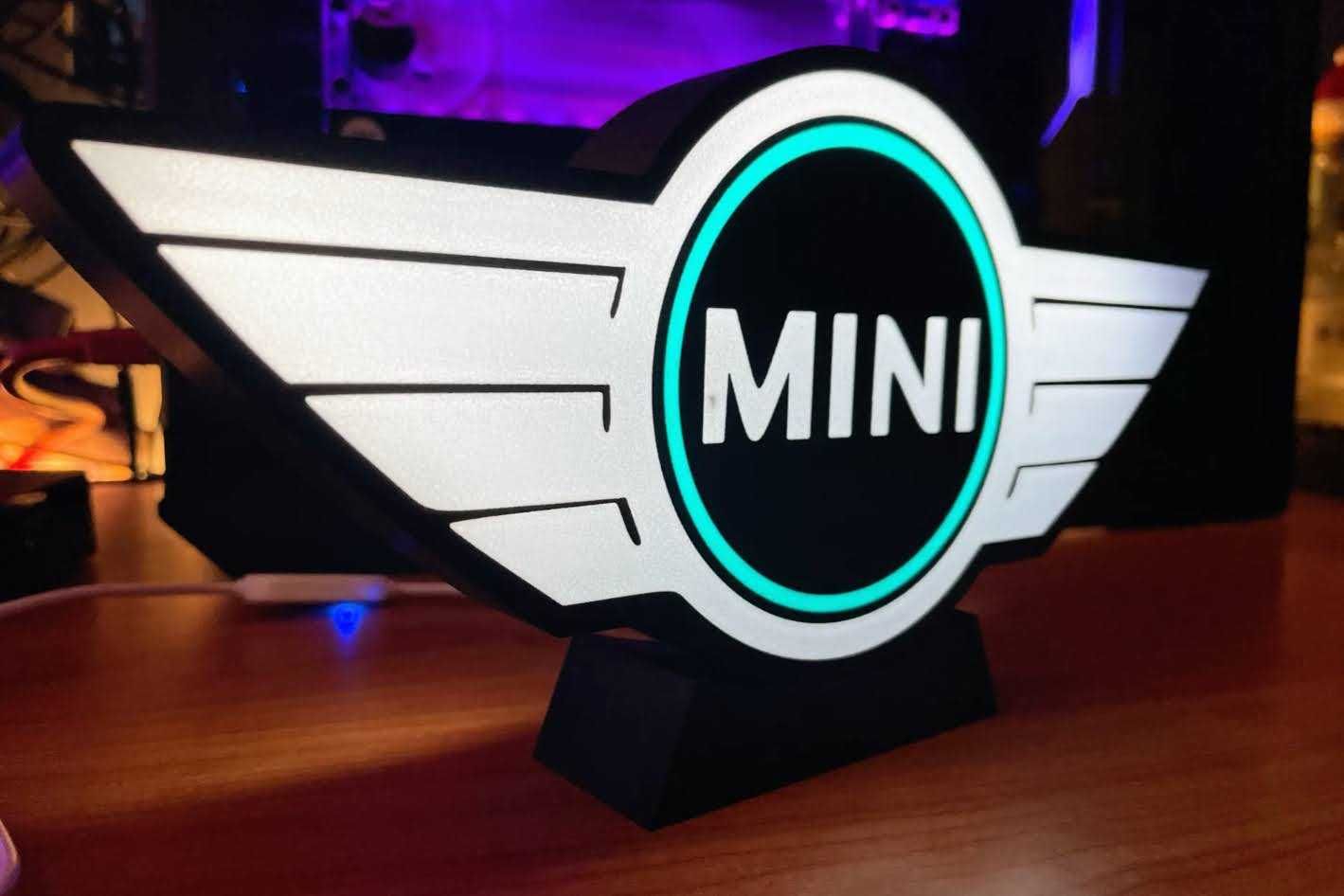 Candeeiro Mini Luminária luz de presença com tomada e ligação USB.