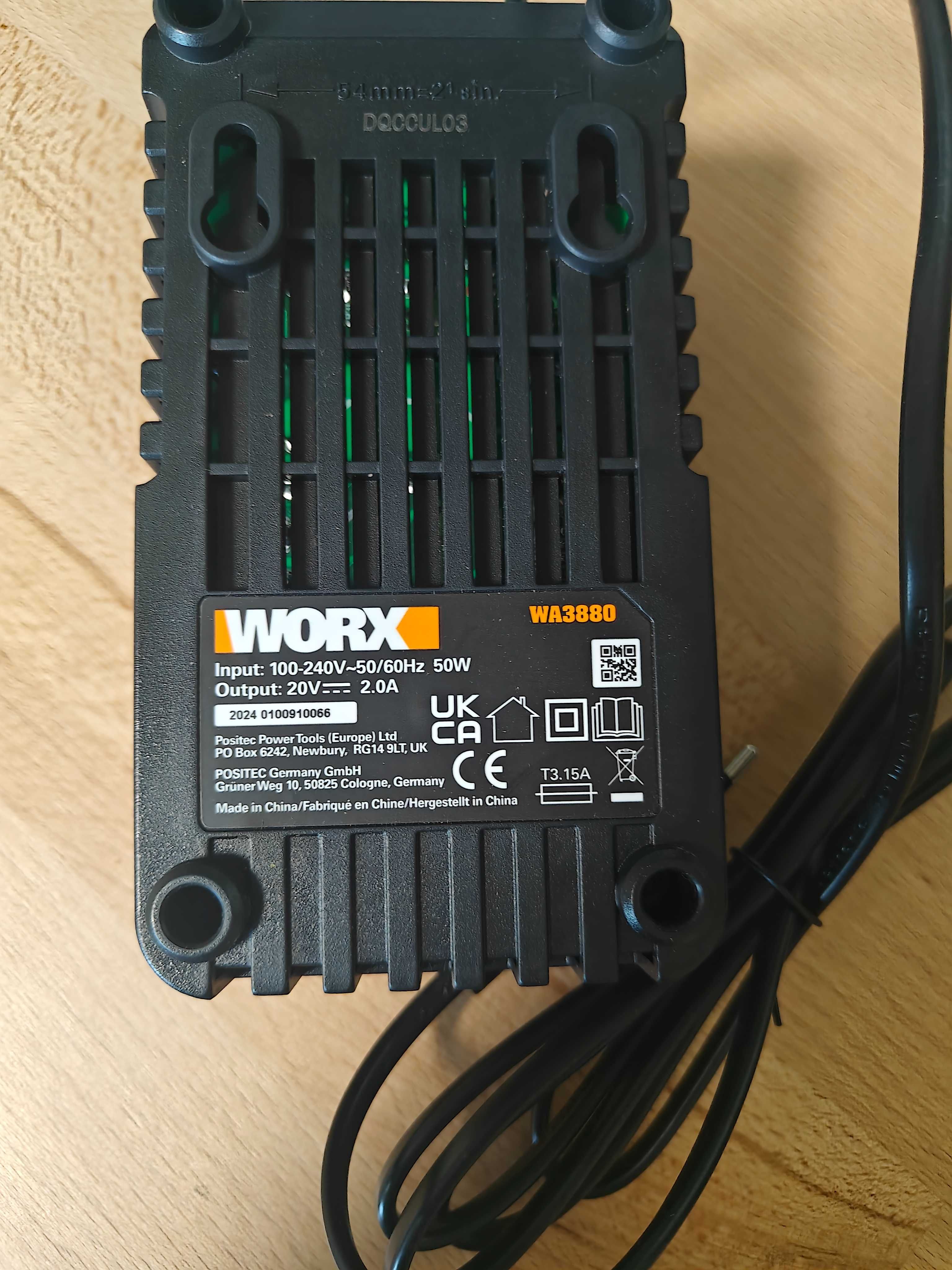 Ładowarka Worx WA3880 2.0A