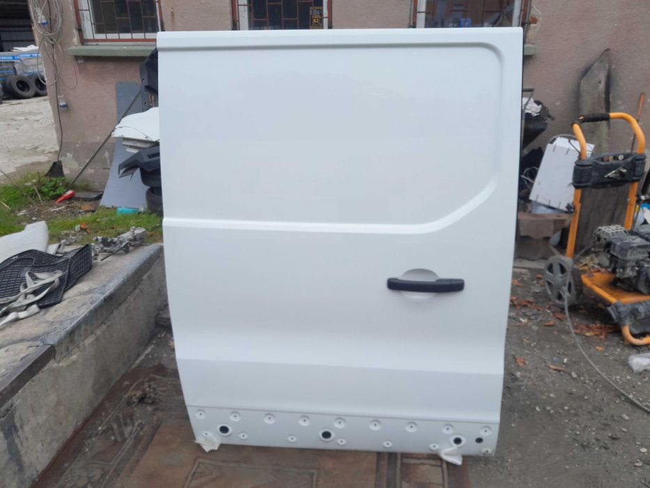 Drzwi boczne przesuwne Renault Trafic 18r
