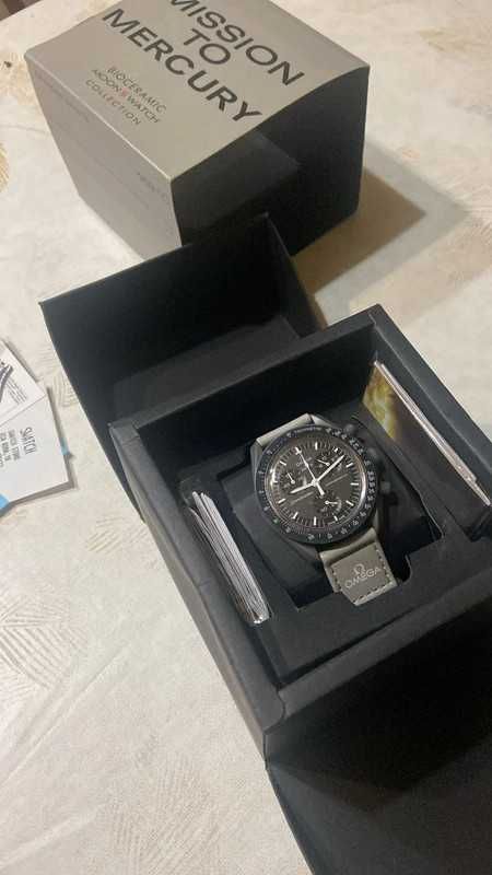 Omega x Swatch Merkury SO33A100：Bioceramika z Merkurem