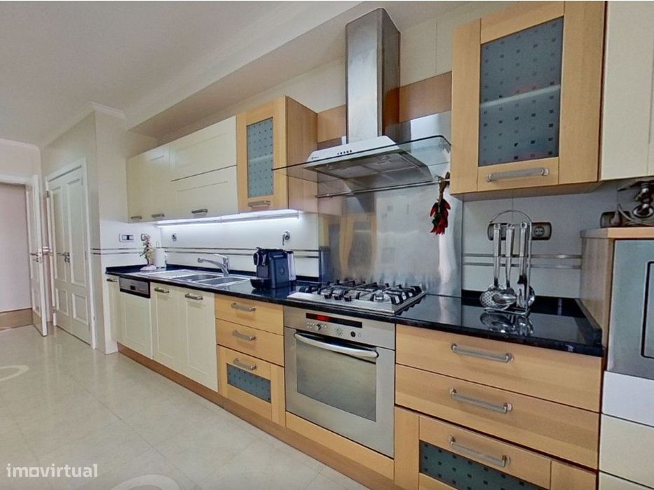 Apartamento T2 para arrendar - Entrecampos, Lisboa