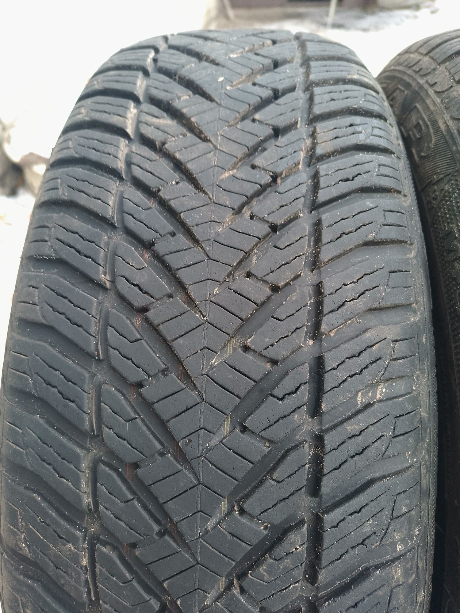 Продам шини 185 60 16 Goodyear.Шини Run flat.усилені боковини.